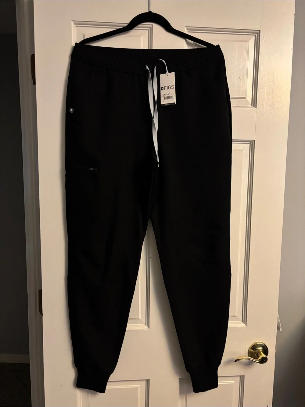 Figs Men’s classic cargo scrub pants